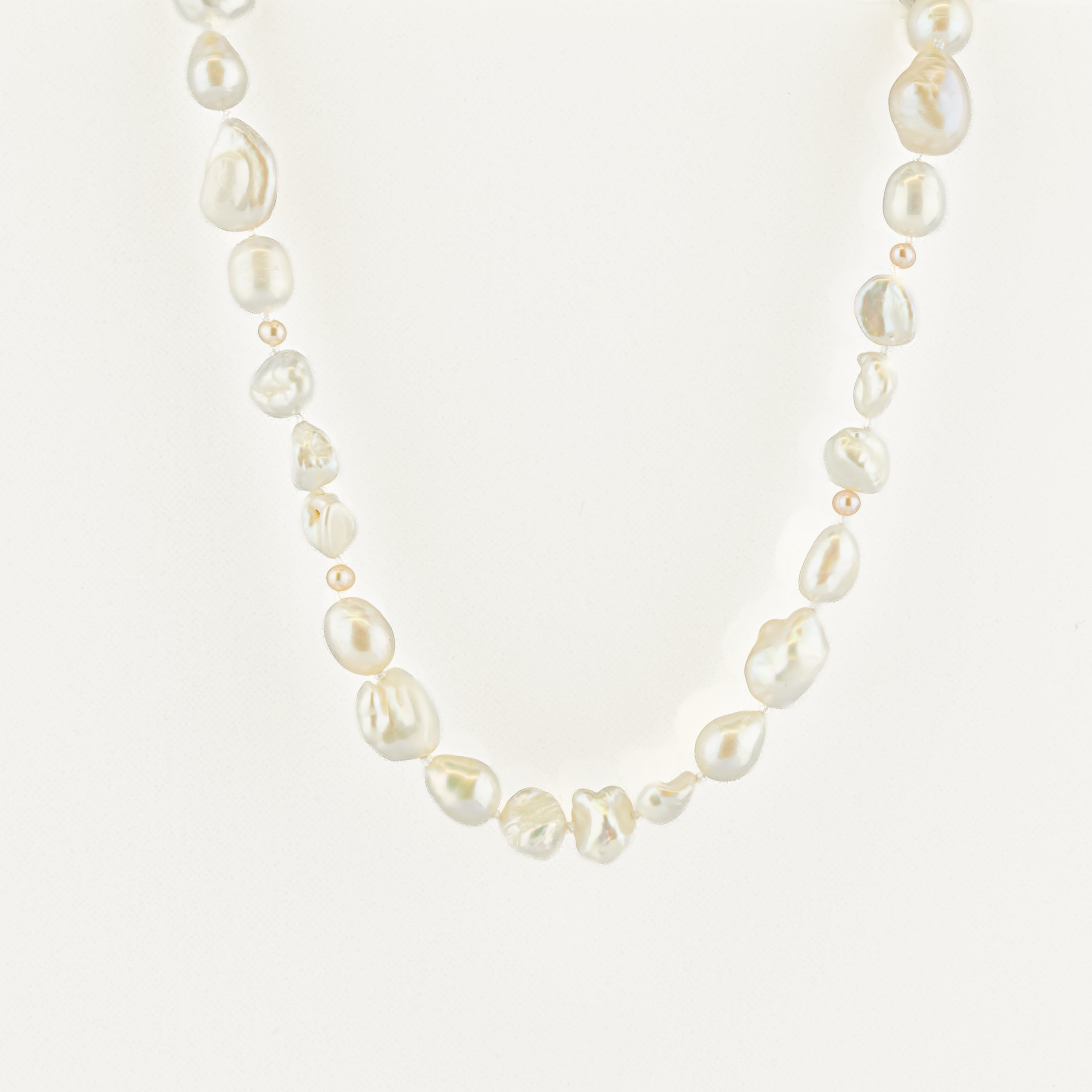 The Mixte Pearl Necklace