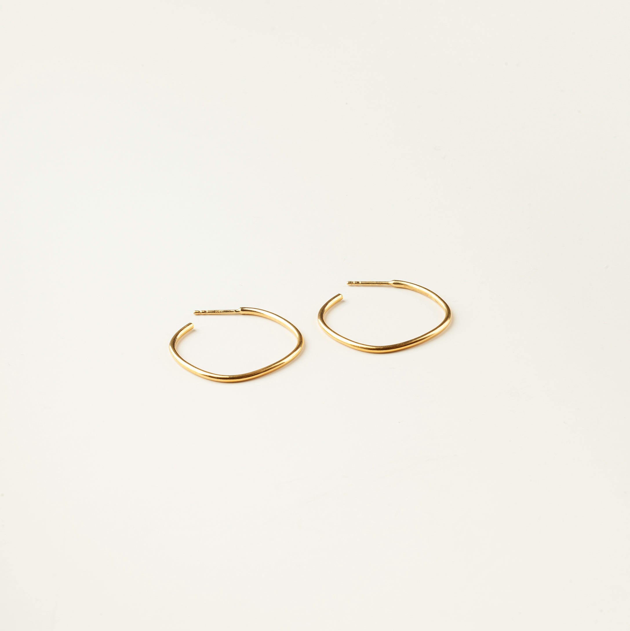 Hoops fil carré or vermeil