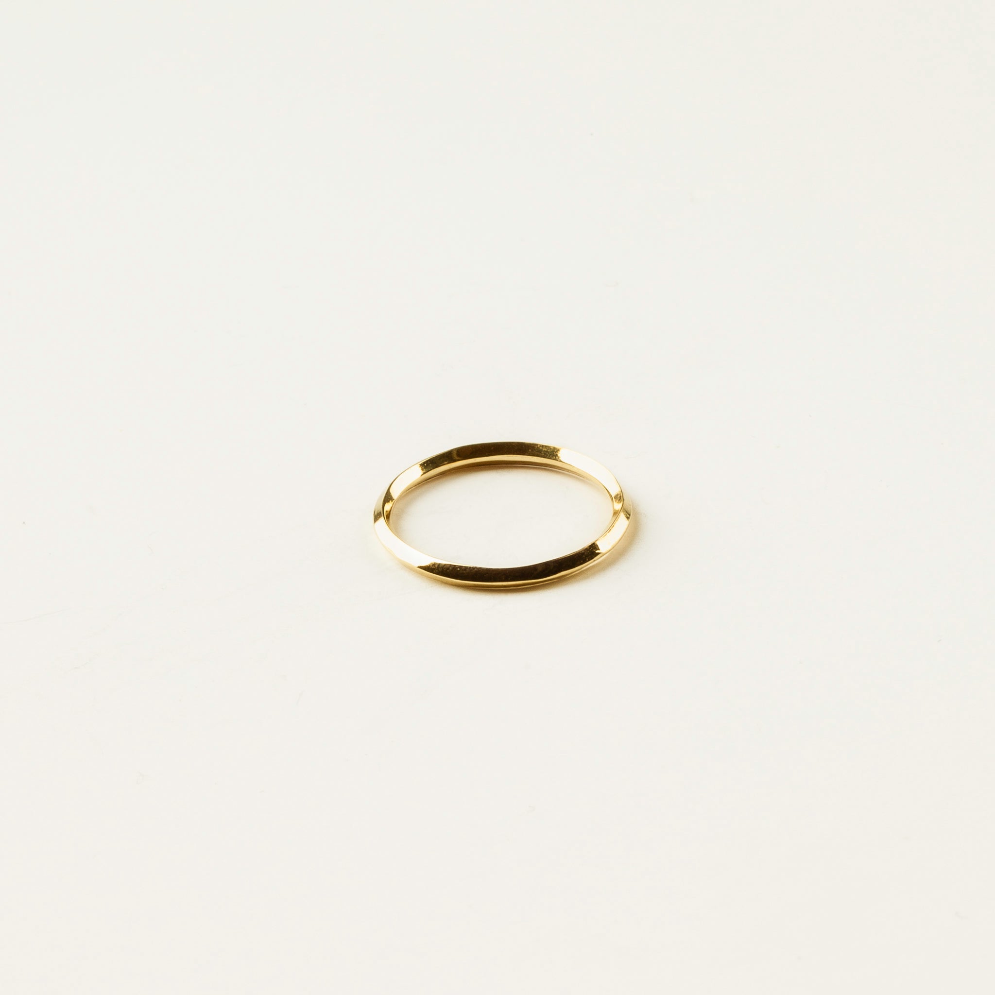 Cape wire gold ring