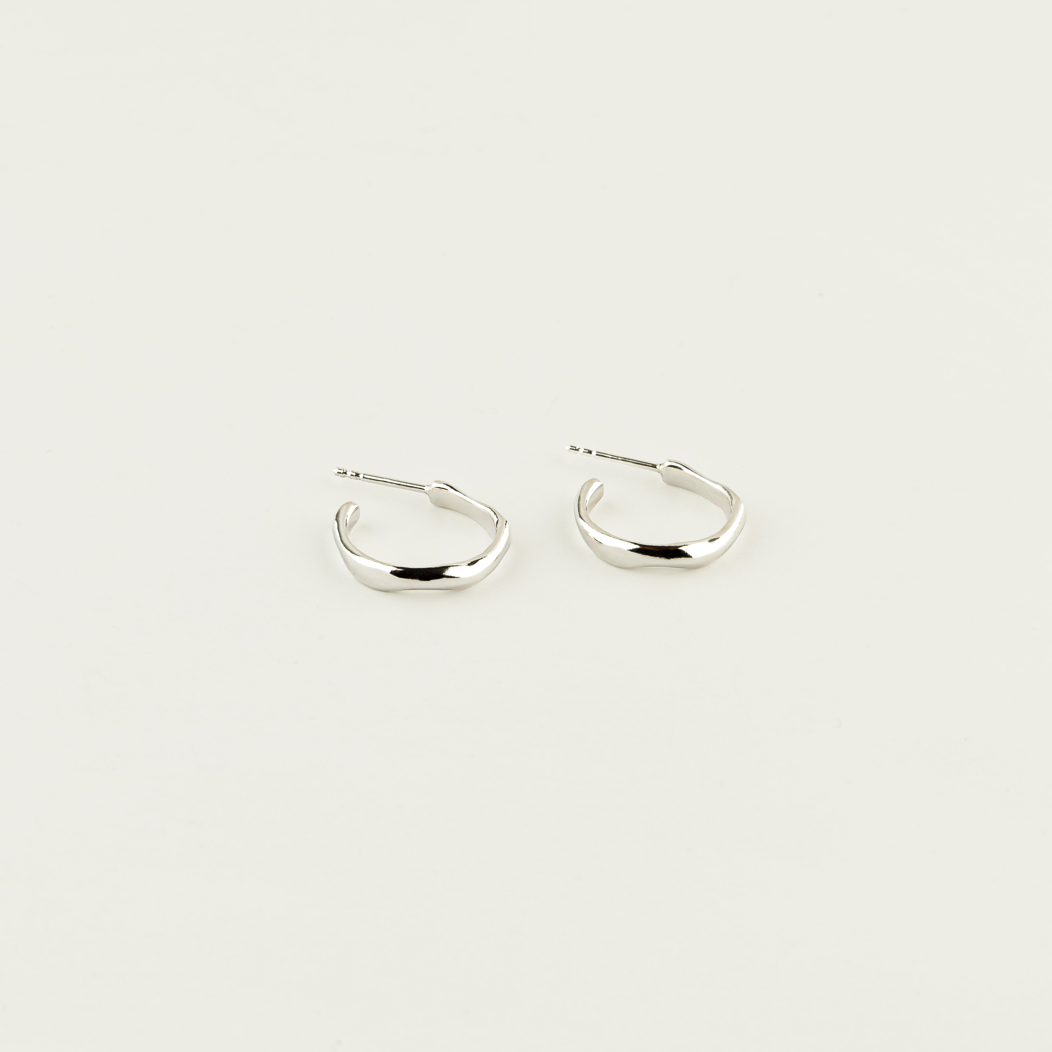 Medium Sculpted Hoops