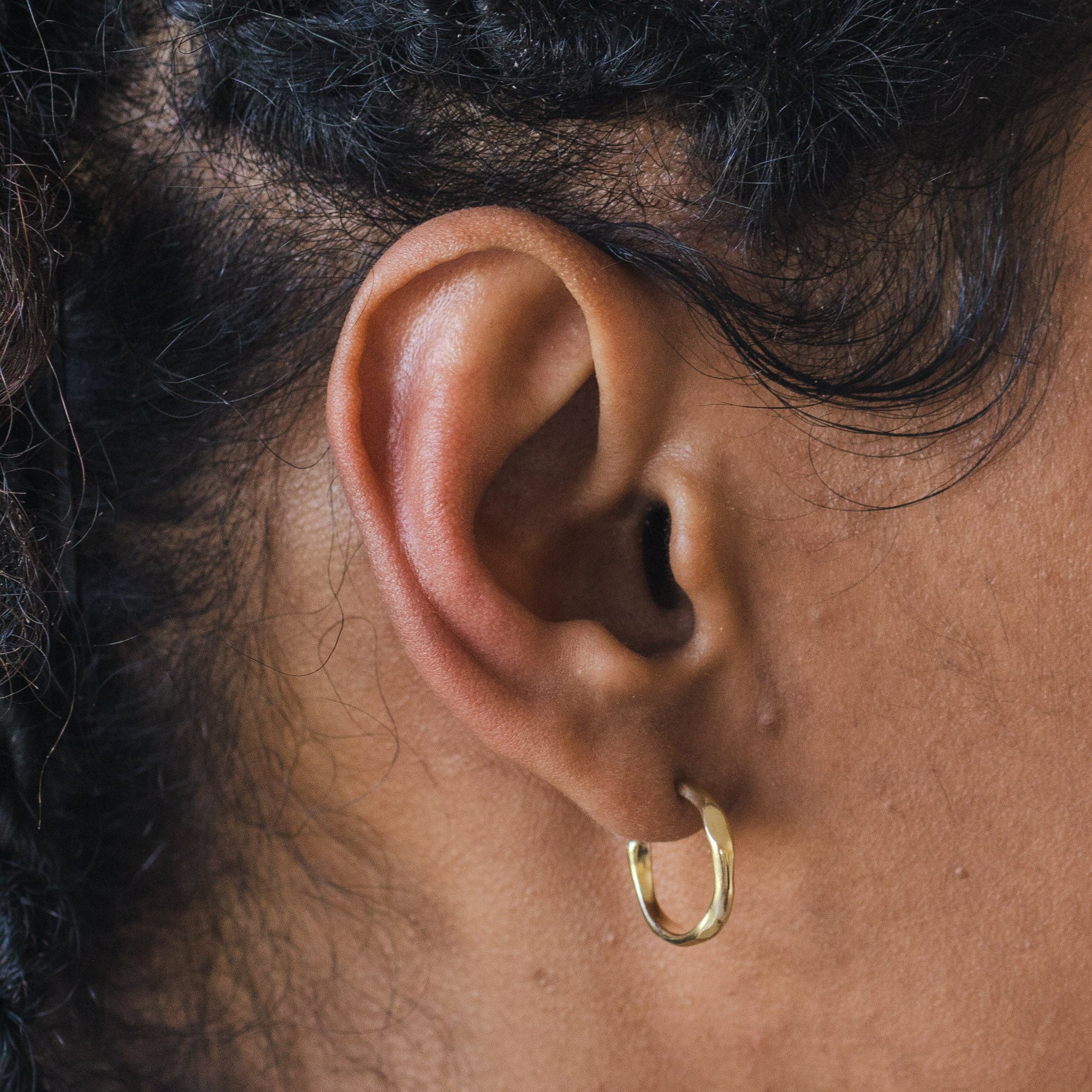 Moyens hoops Sculpté or vermeil