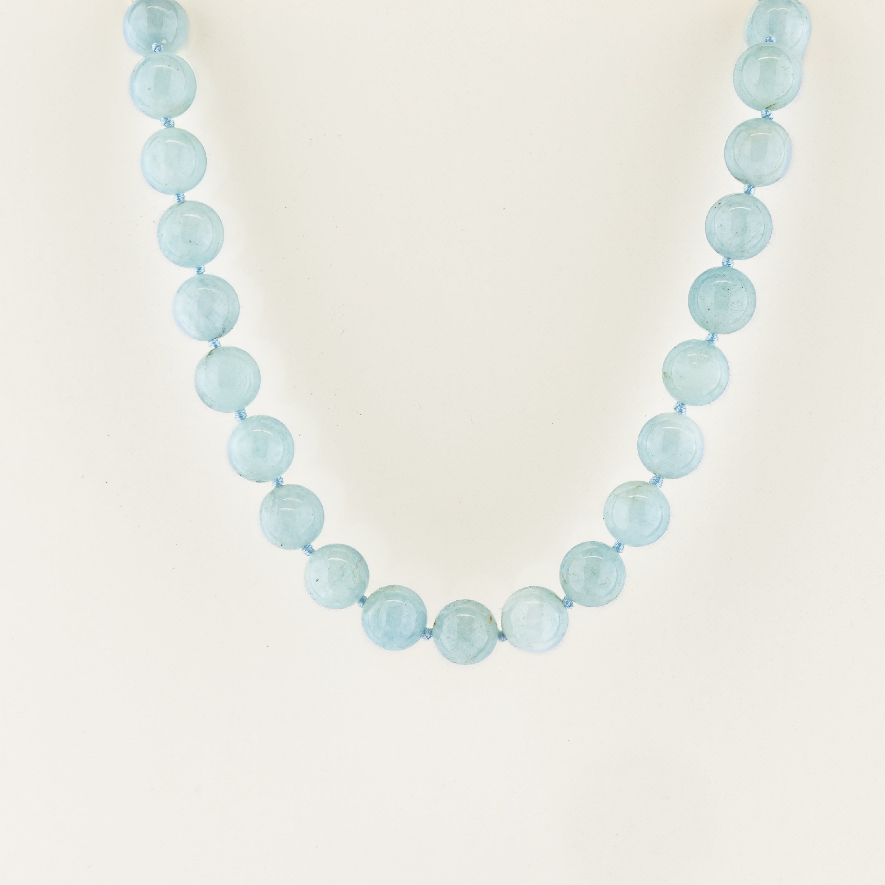 Collier de billes bleues