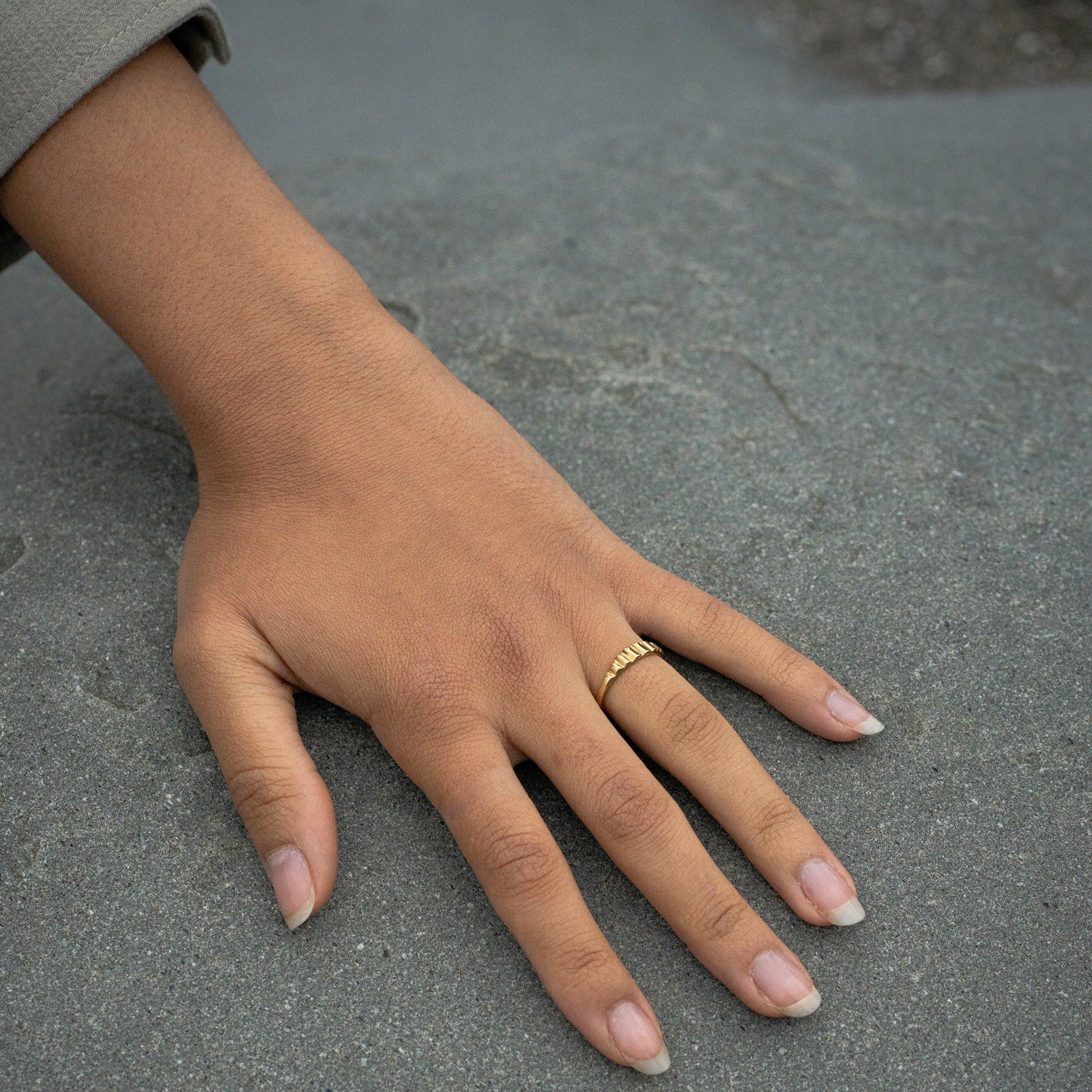 Ria gold ring