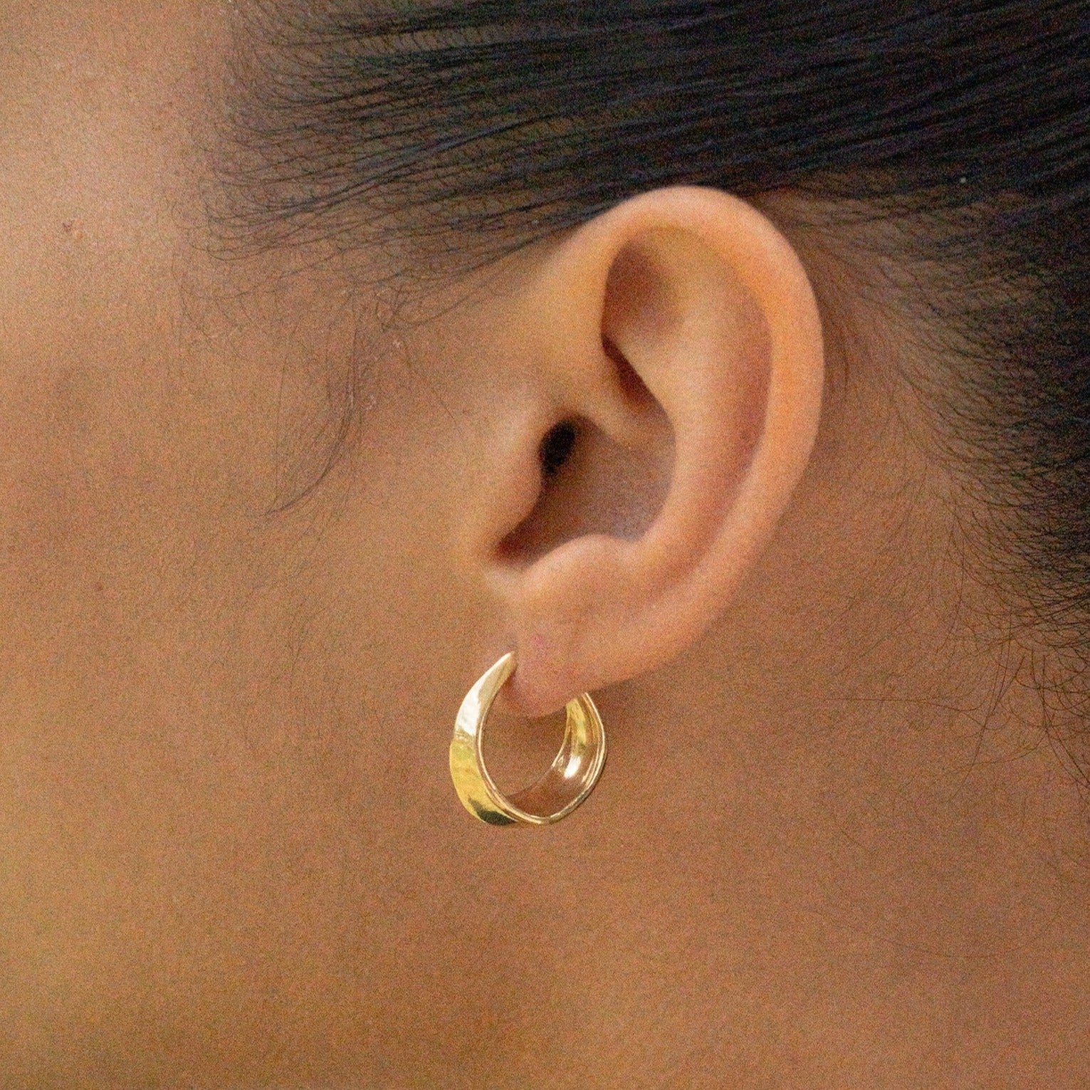 Petits hoops Dune or vermeil