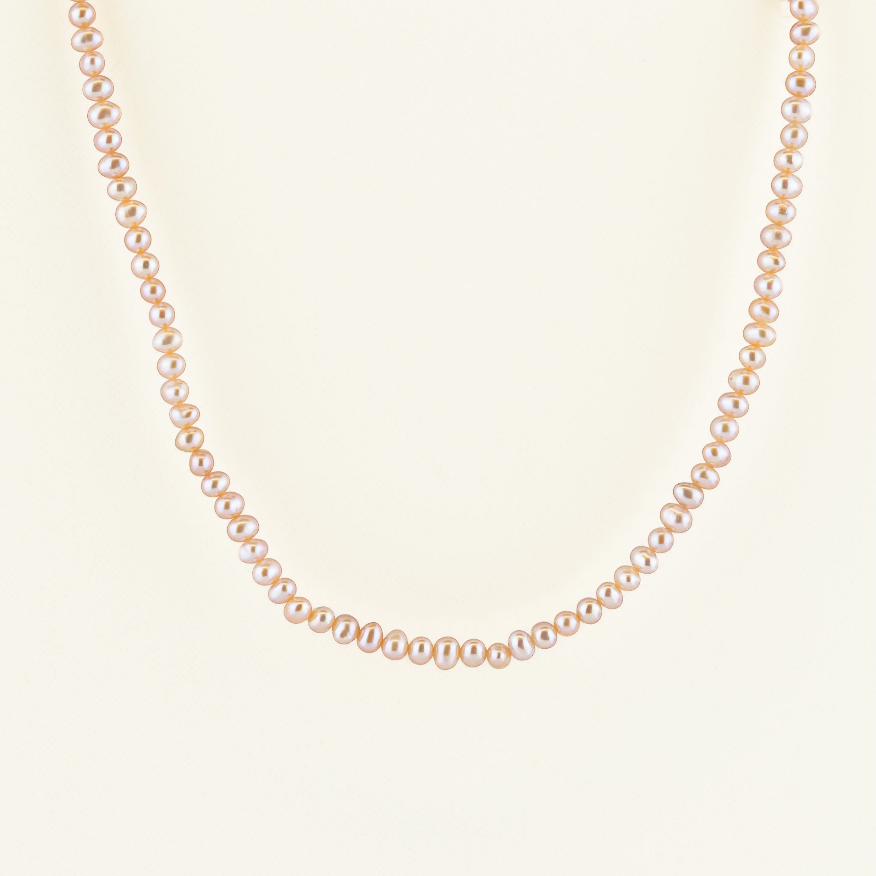 Collier de minis perles roses
