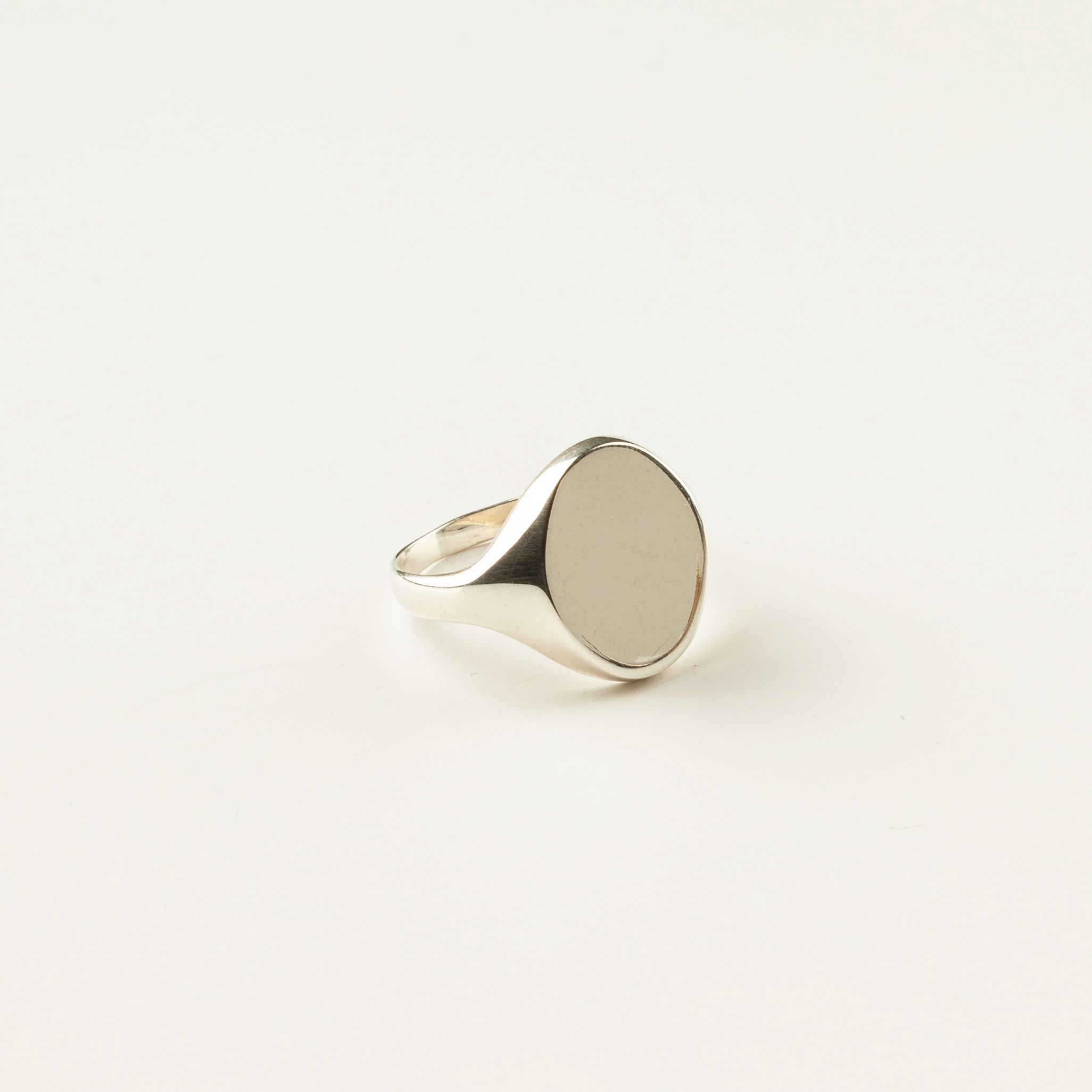 Oval ring