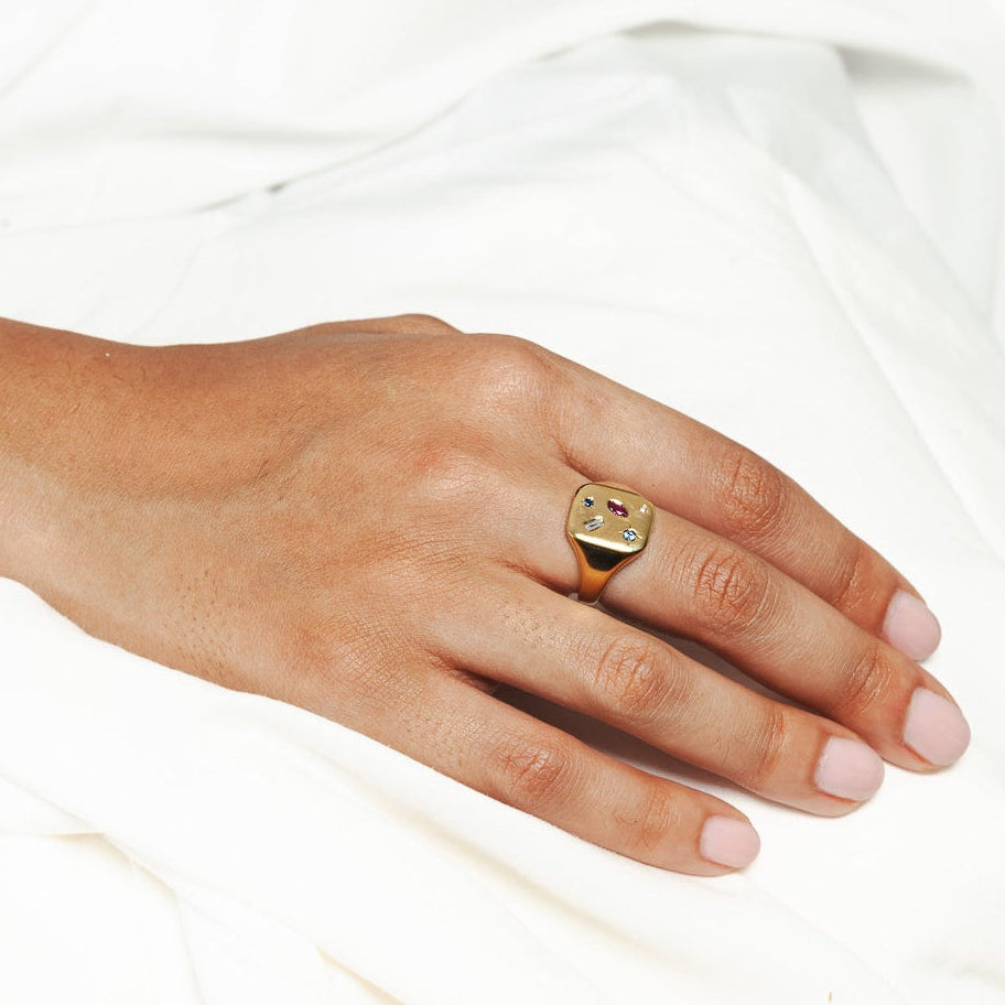 Chevalière N.04 Facetté or