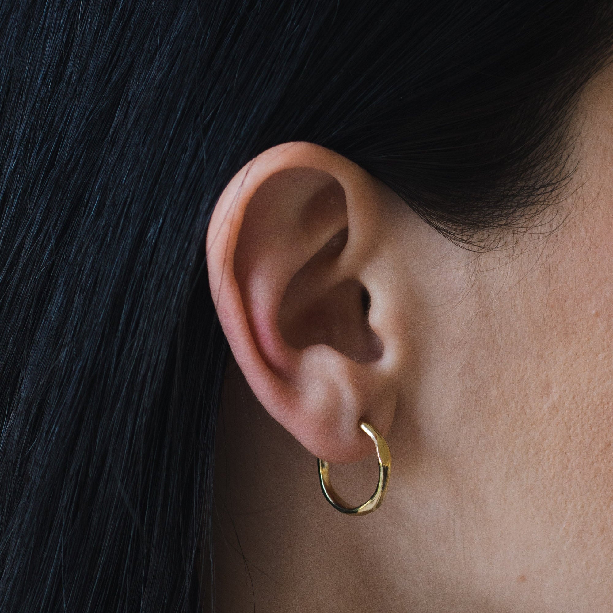 The Medium Gold Vermeil Sculpted Hoops