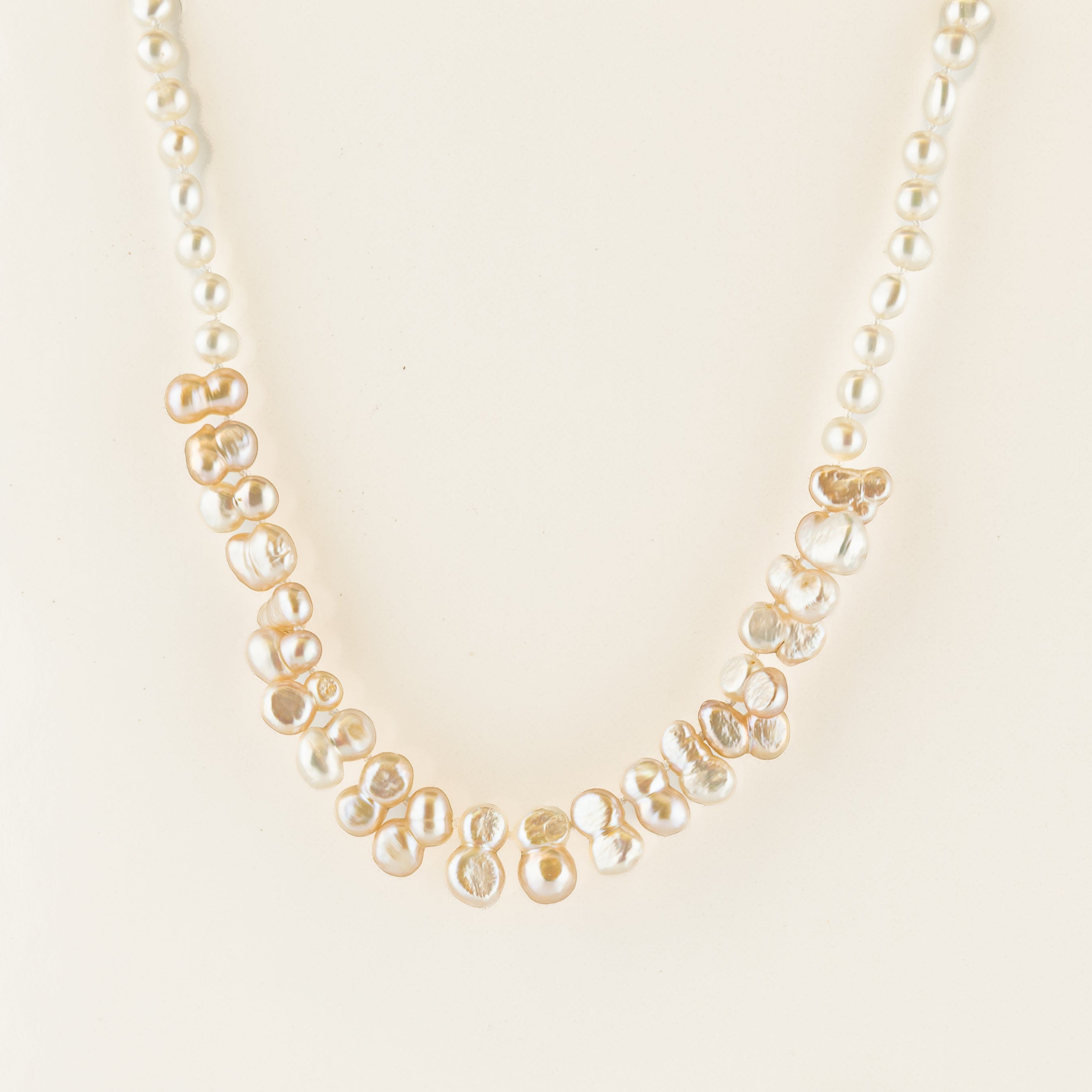 Unique pearl Necklace