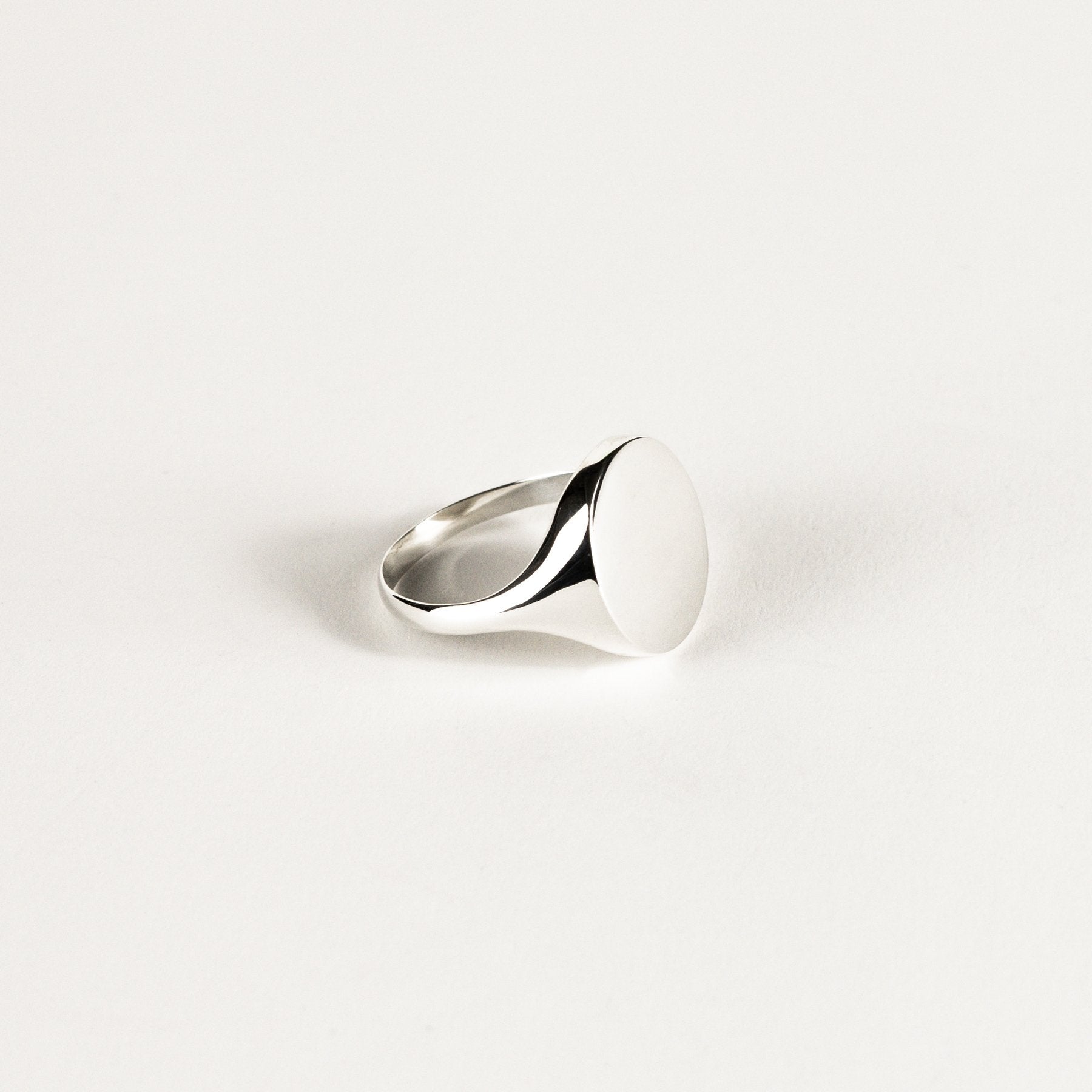 Oval ring